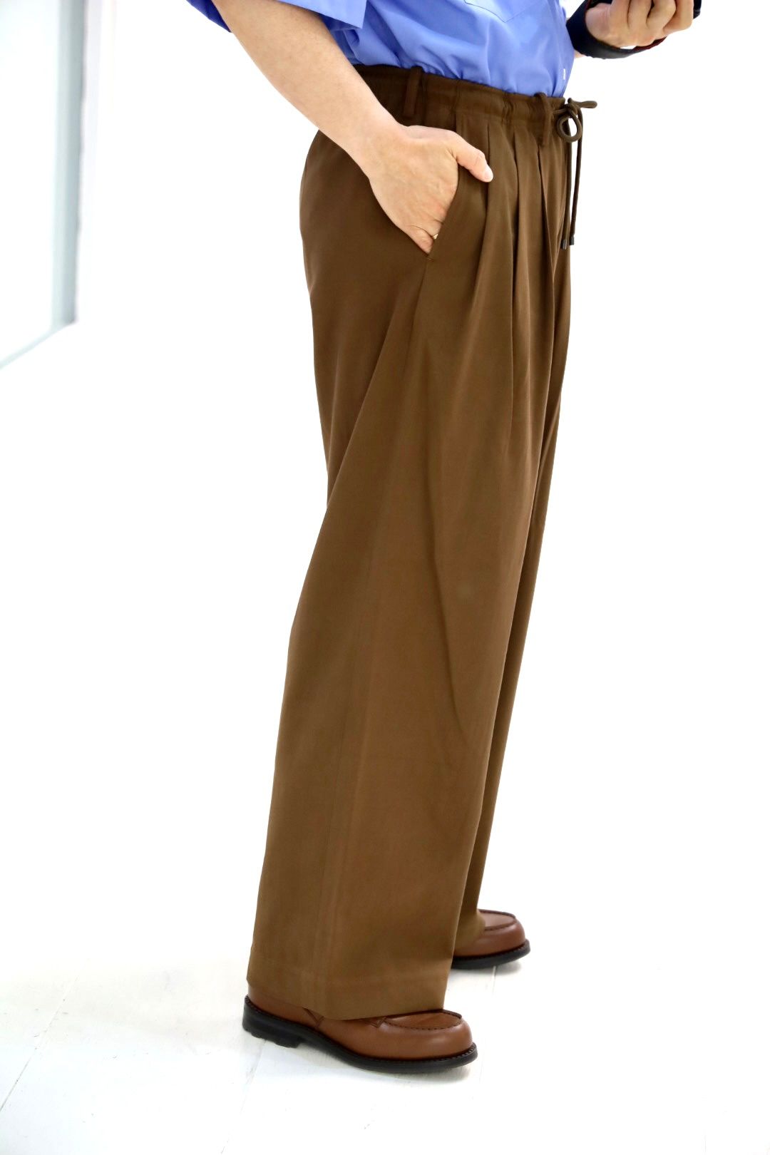 マーカウェア 26SS  60/2オーガニック強燃ボイル3/2ツイル / トリプルプリーテッドイージートラウザーズ(A26A16PT02C) Burnt Umber☆新作発売！