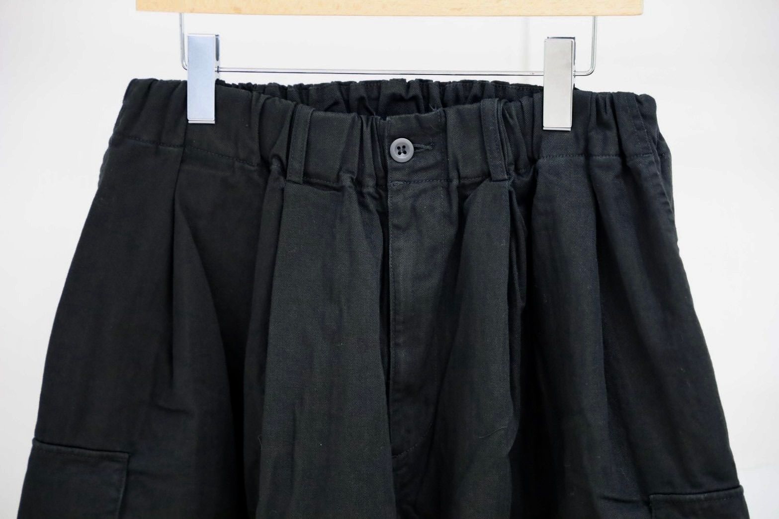 イズネス26AW Herringbone 6-Pocket Pants(26AW_11_1005SSPT05)BLACK☆9月5日(土)発売！