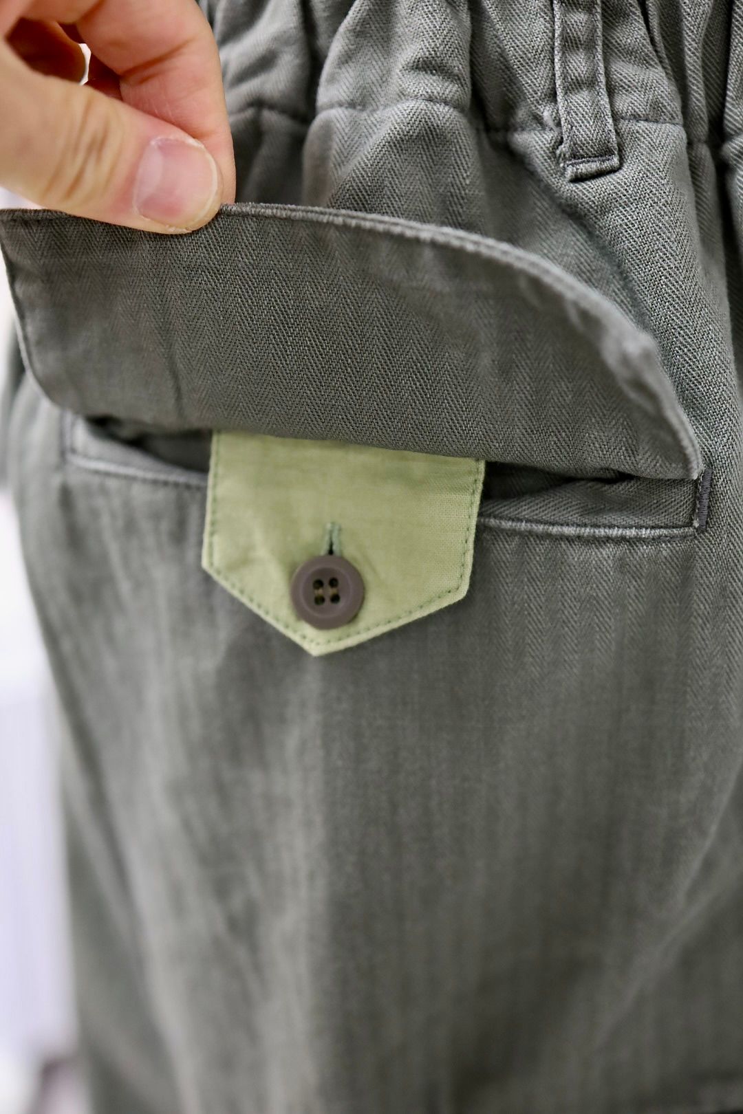 イズネス 26SS Herringbone 6-Pocket Pants (26SS_22_1005SSPT05)KHAKI☆新作発売！