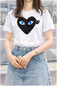 PLAYプレイコムデギャルソン BLUE EYES Tシャツ(BLACK HEART)