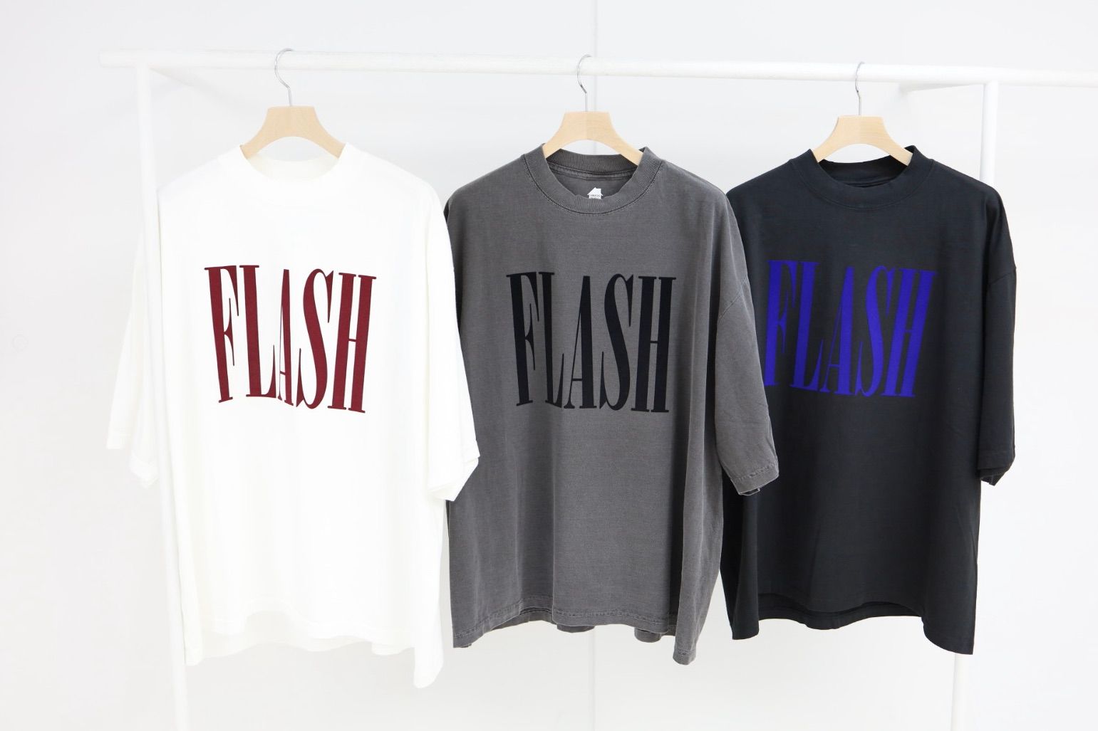 イズネスミュージック 26SS FLASH FLOCKY PRINT T-SHIRT(IMP7_27_FLASH5ST01)BLACK☆新作発売！