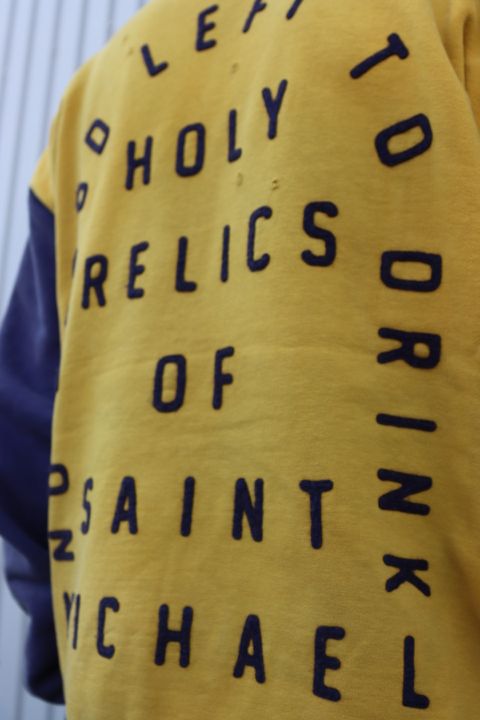 ©SAINT M×××××× フェルトフーディーYELLOW×NAVY style