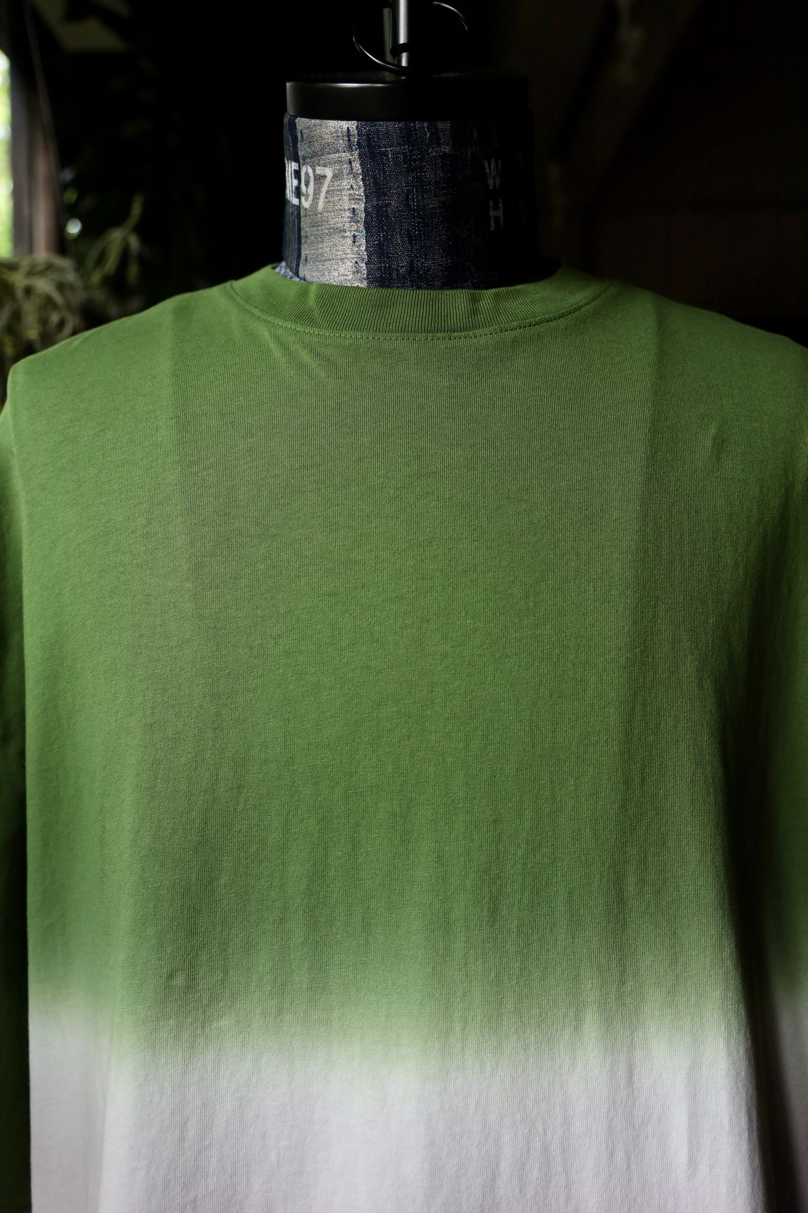 イズネス24SS GRAMICCI for is-ness HORIZON OVERDYE T-SHIRT(1006GRAMICCIT01)GREEN×LIGHT PINK