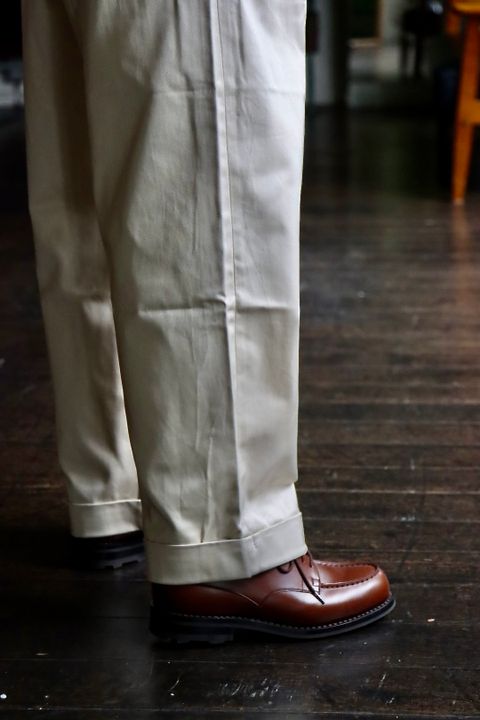 TapWater 22AW Cotton Chino Tuck Trousersスタイル.2022.8.31.