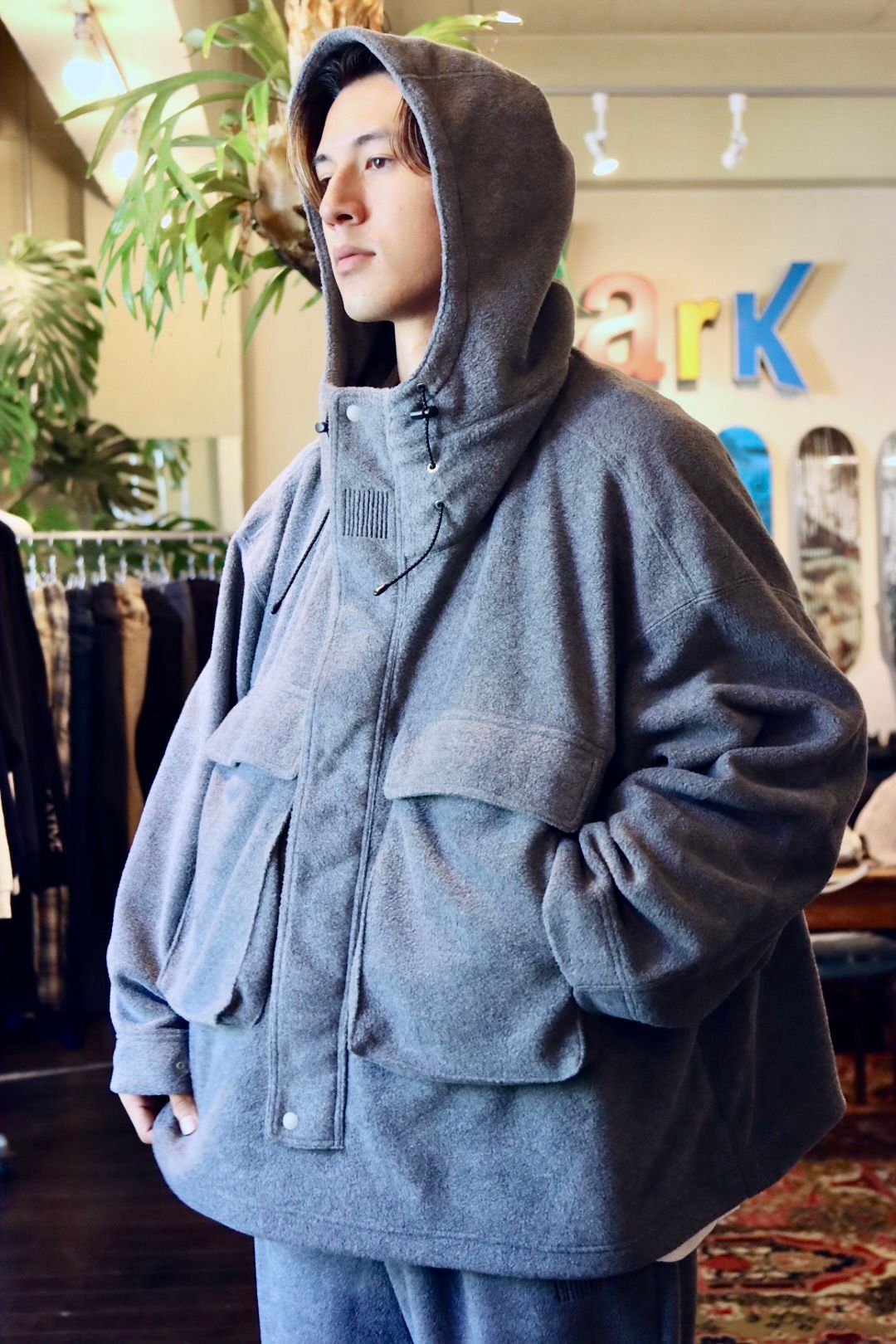 S.F.C FLEECE HOODIE JACKET Charcoal L暖かさが維持できる機能素材です