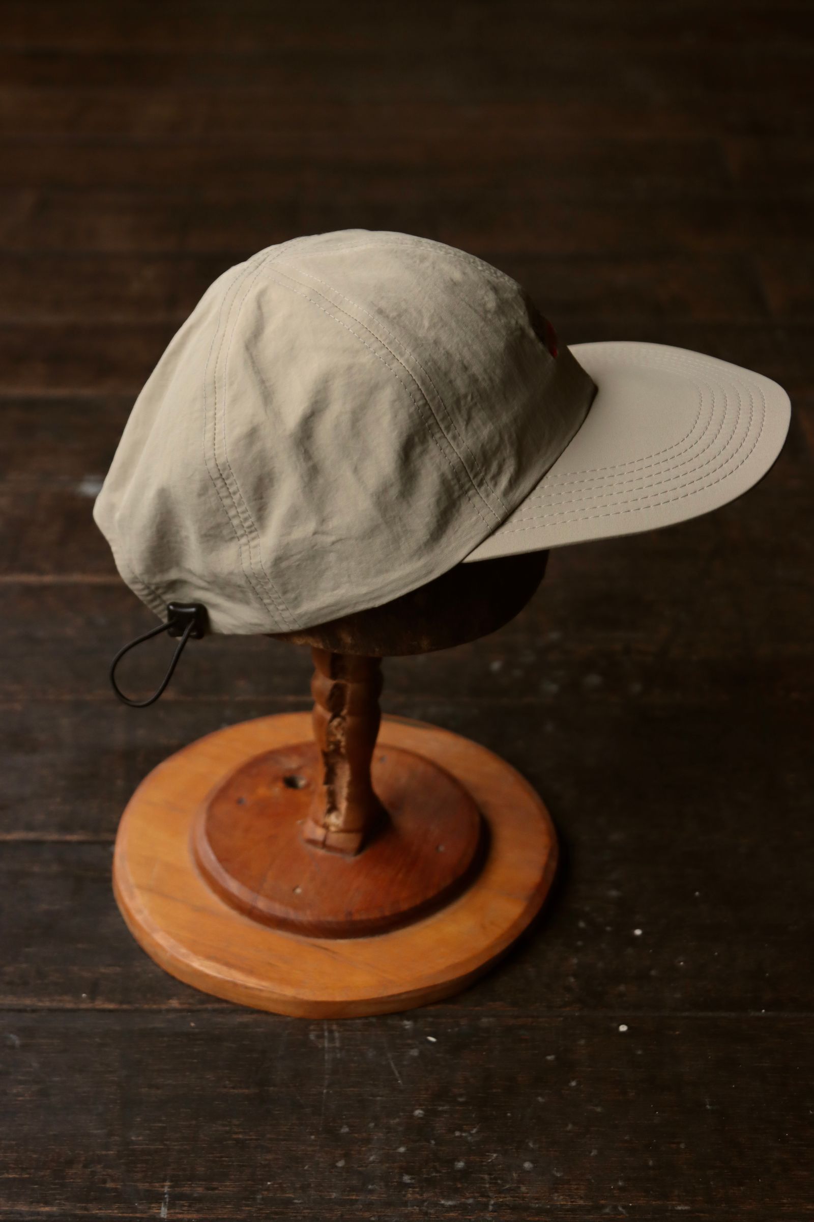 セダンオールパーパス SS24 Tech Logo Camp Cap(SD24S-CP01)Beige