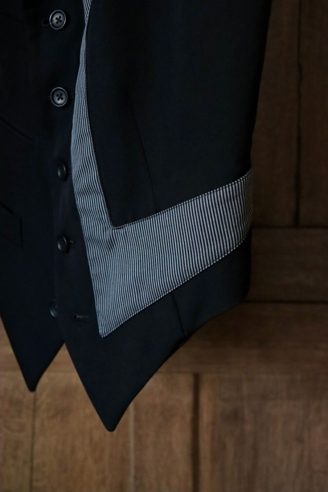 ヨウジヤマモト24SS GABARDINE W-LEFT DECORATIVE CLOTH VEST(HS-V10-100-2)BLACK