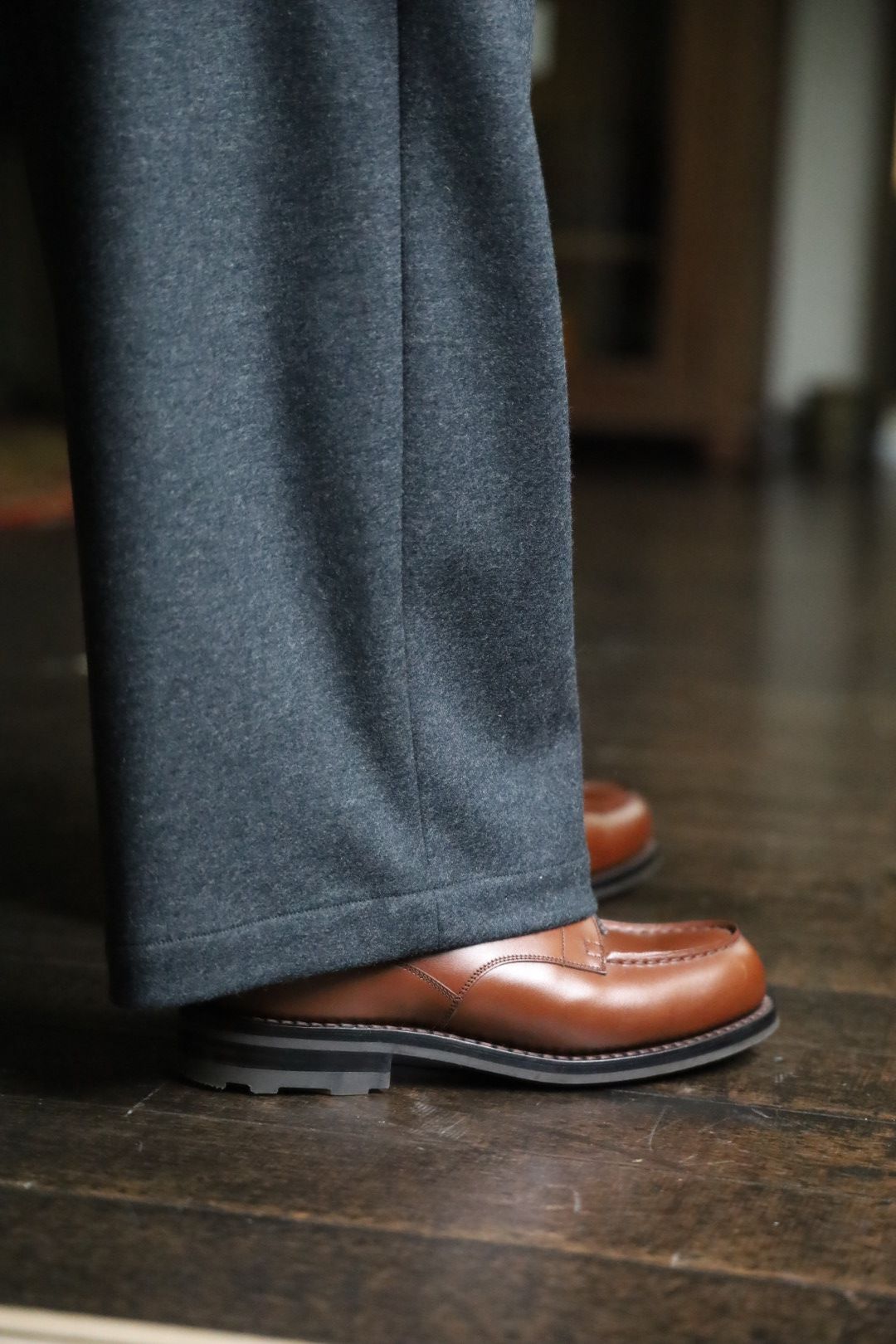 グラフペーパー 24AW Wool Smooth Flannel Easy Wide Pants (GM244-40011)GRAY