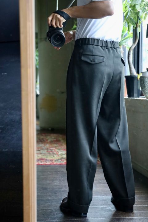 MARKAWARE 26AW DOUBLE PLEATED SEMI EASY TROUSERSスタイル