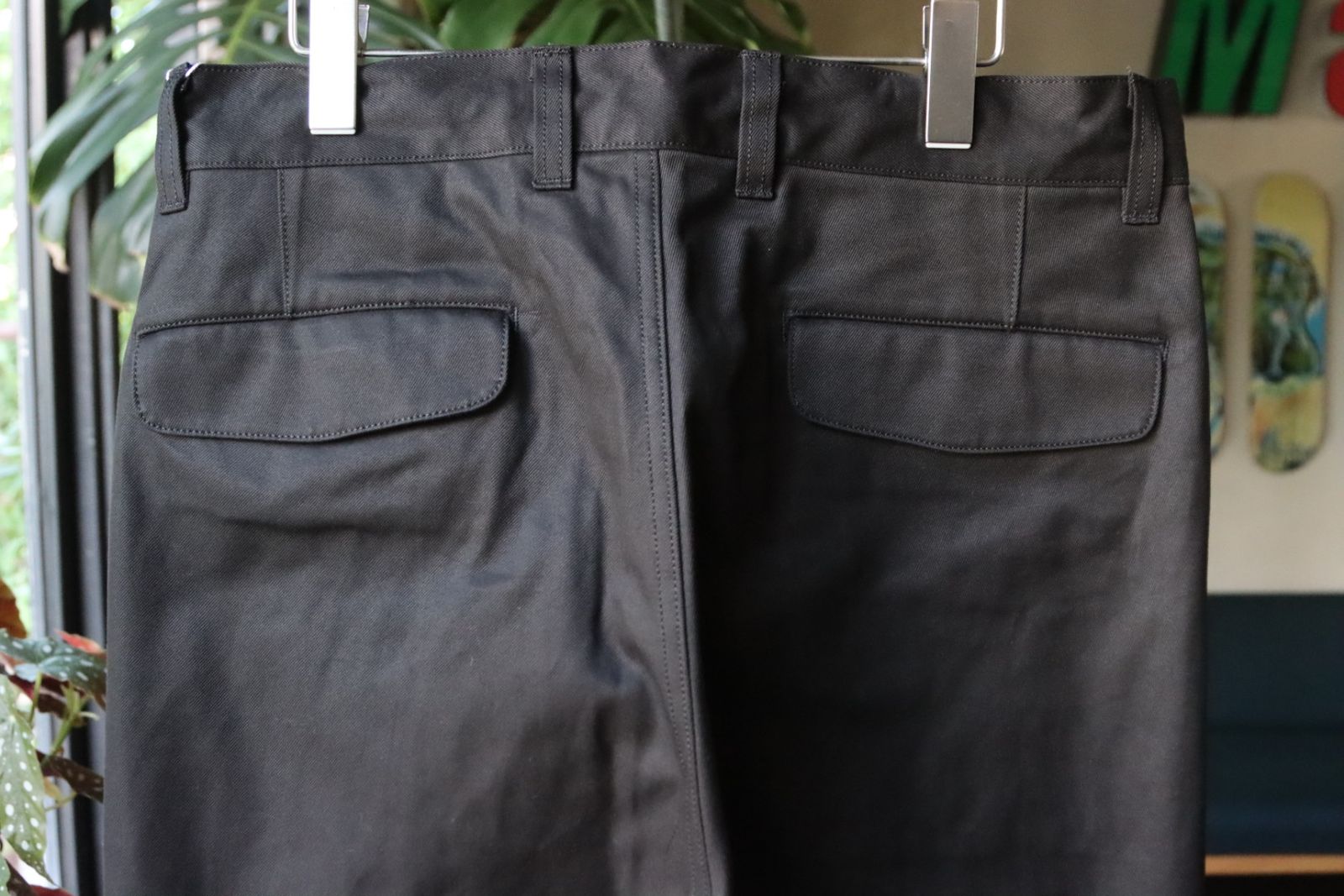 イズネス23AW ワイドチノパンツ WIDE CHINO PANTS(16PT02T02-2)BLACK