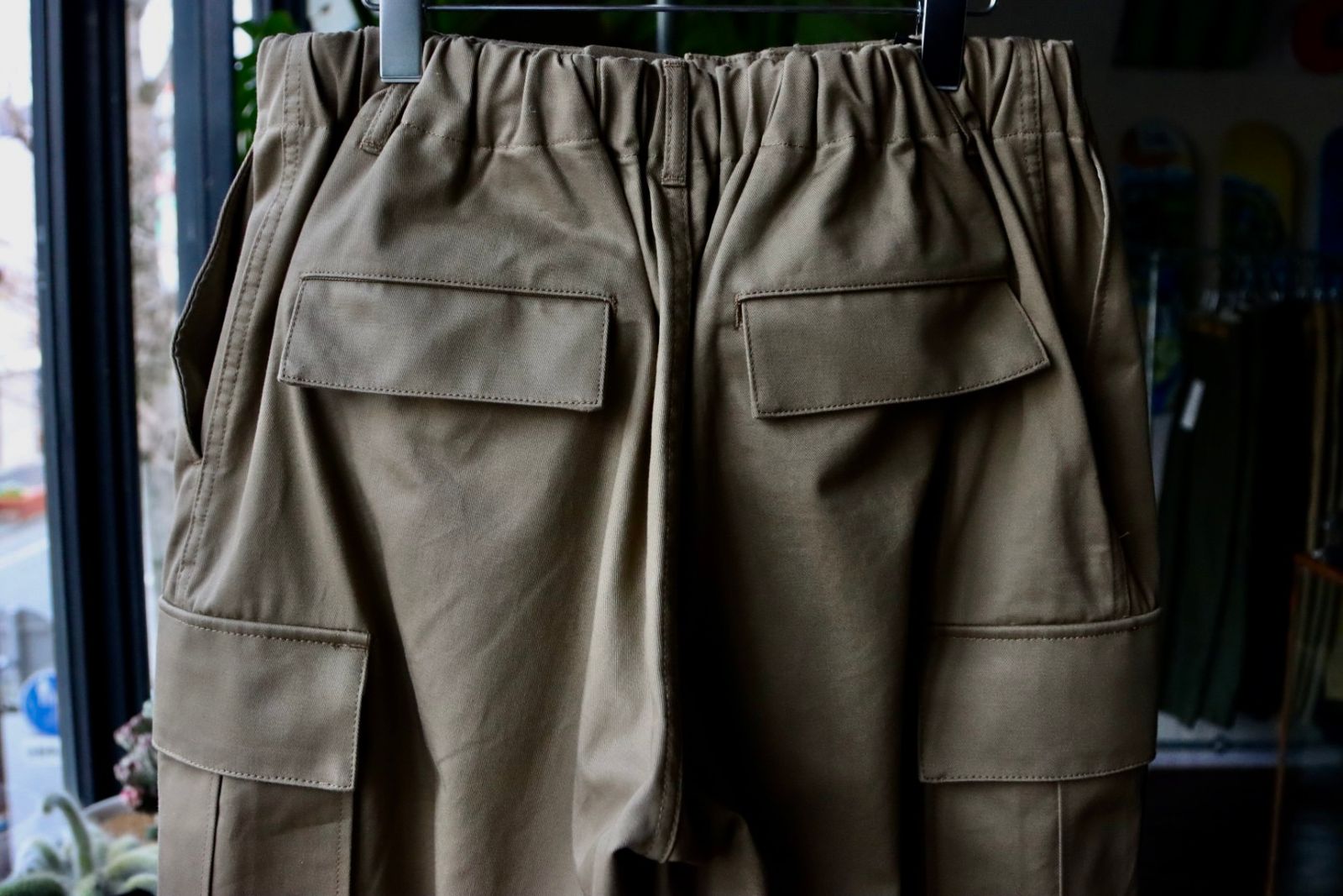 イズネス23SS バルーンカーゴパンツ BALLOON CARGO EZ PANTS(1004AWPT04)BEIGE