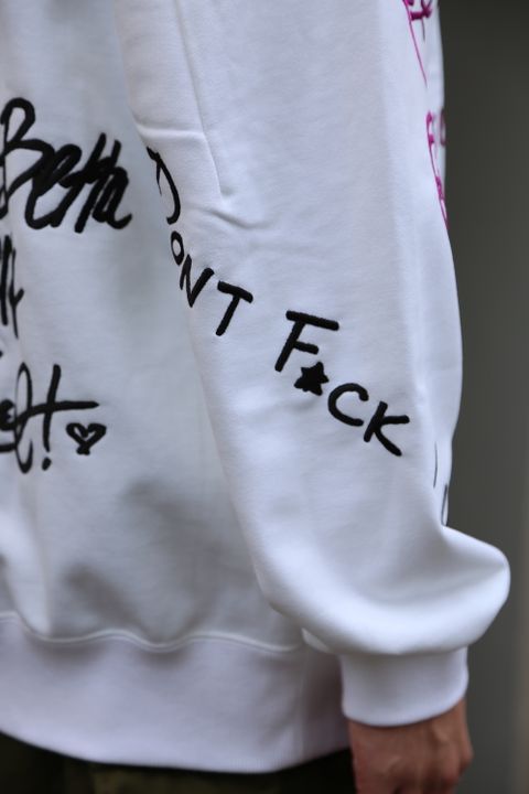 doublet MESSAGE EMBROIDERY HOODIE"WHITE"style.2020.9.12