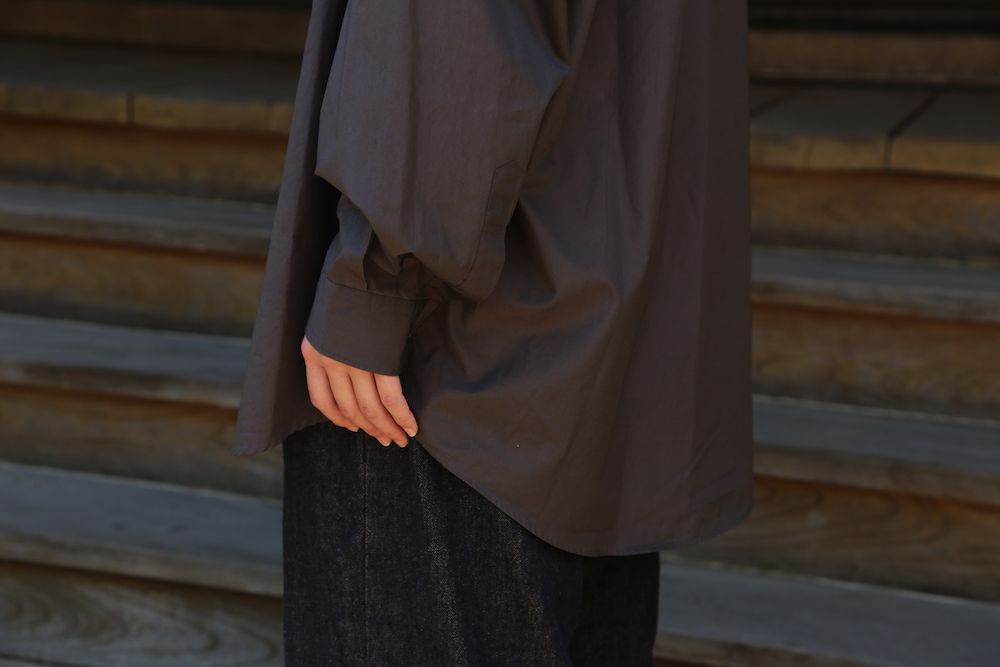 Graphpaper Broad L/S Oversized Regular Collar Shirt(GM212-50110B) style. 2021.05.23.