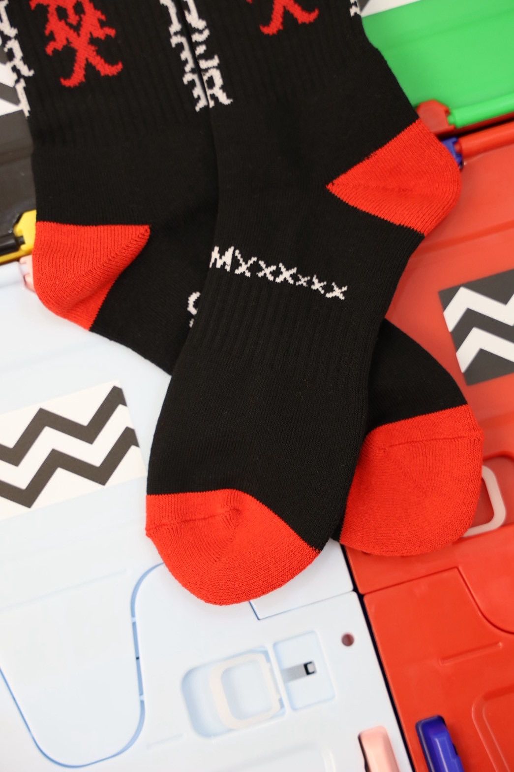 セントマイケル SINNER SOCKS (SM-HR1-0000-112)BLACK/RED★10月11日(土)発売！