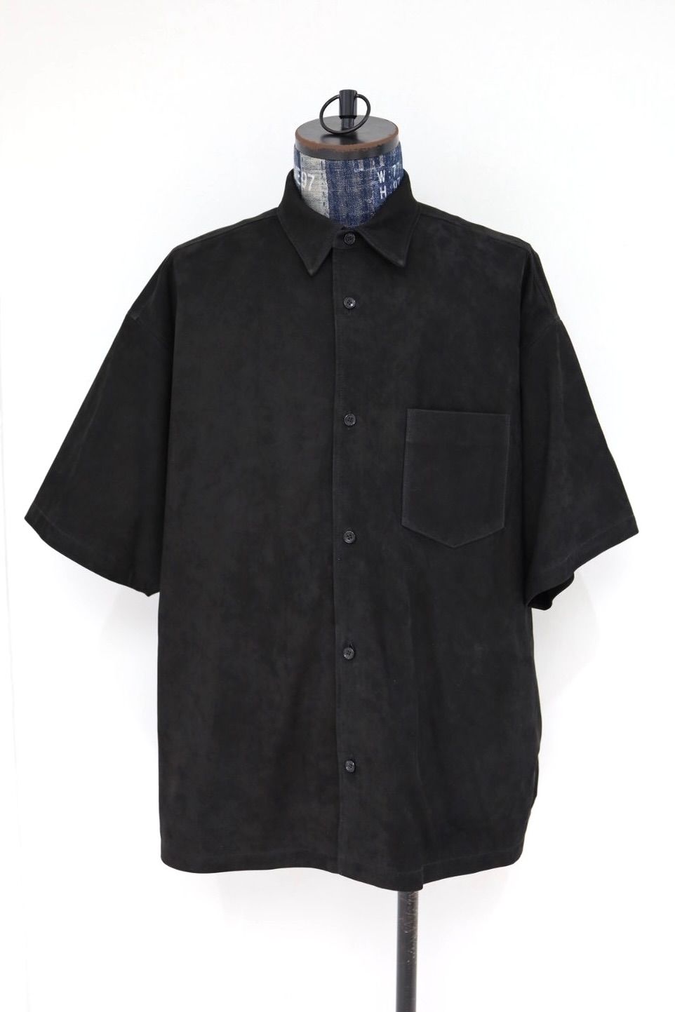 グラフペーパー26SS Cow Nubuck Leather S/S Oversized Regular Collar Shirt(GU261-50407)BLACK☆2月28日(土)発売！