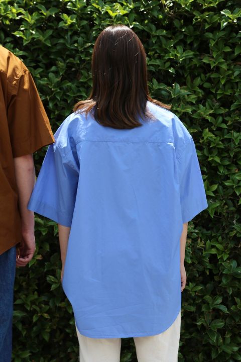 Graphpaper Broad Oversized S/S Regular Collar Shirt(GM212-50625B) style. 2021.05.30.