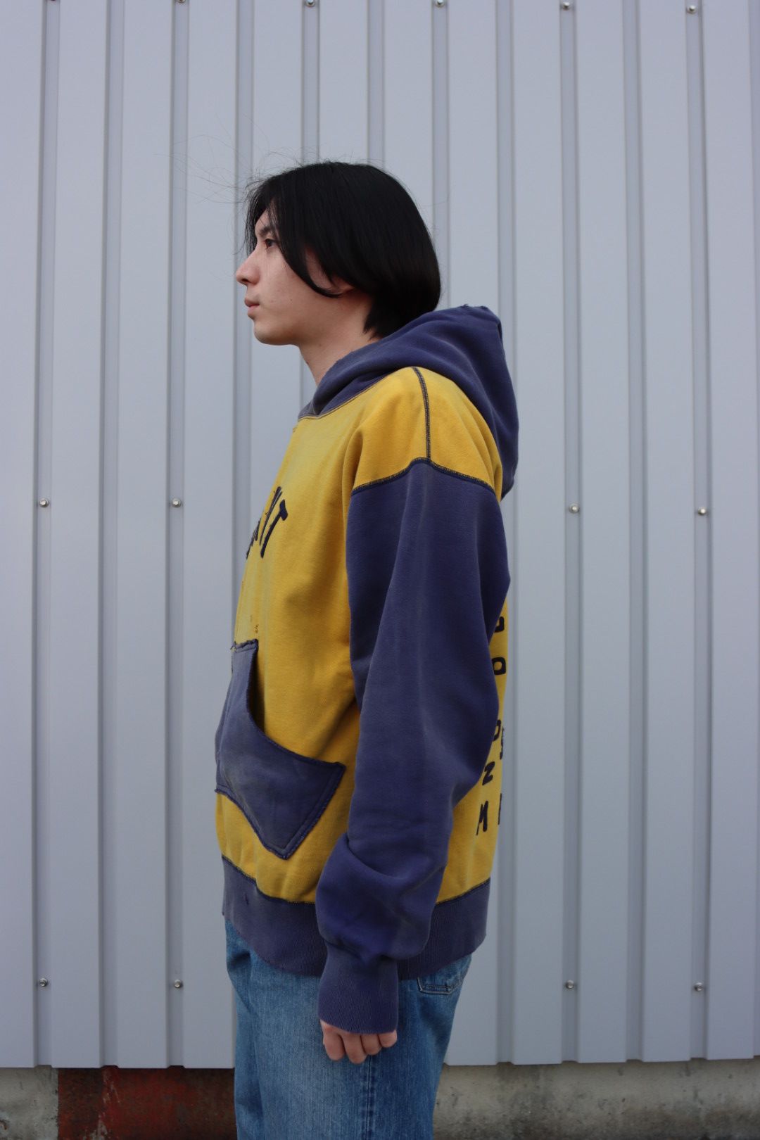 ©SAINT M×××××× フェルトフーディーYELLOW×NAVY style