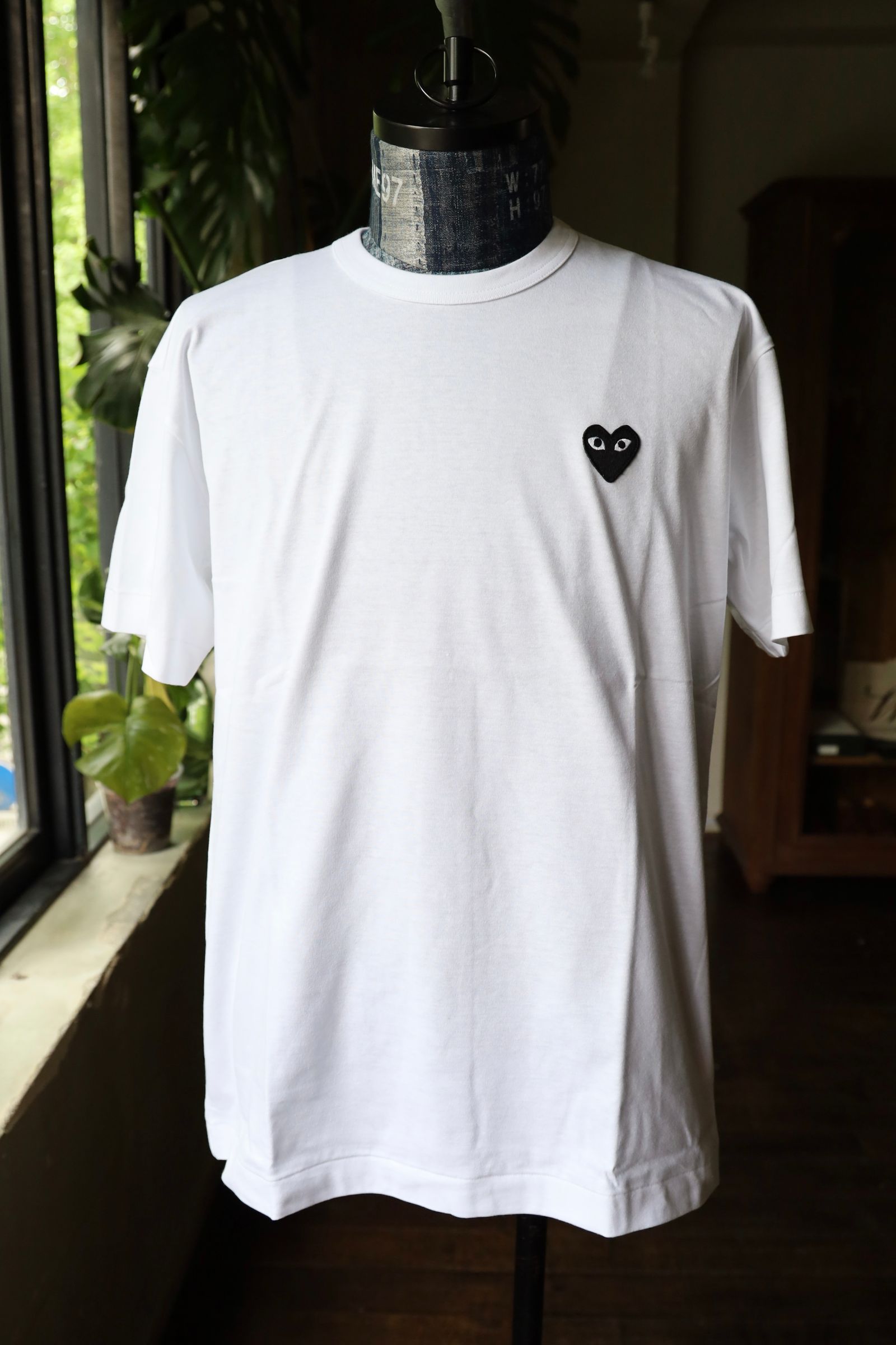 プレイコムデギャルソン ワンポイントTシャツ BLACK HEART (WHITE)★6月1日(土)発売！ - XS