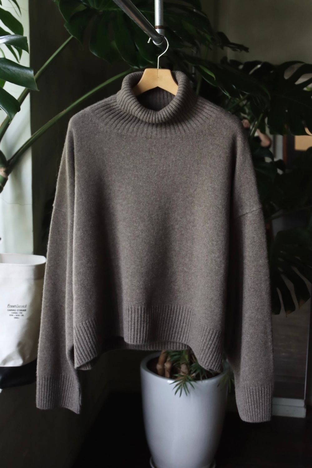 新発売の SEEALL Hand Men OverSized xinxinchaoshi High Neck Sweater