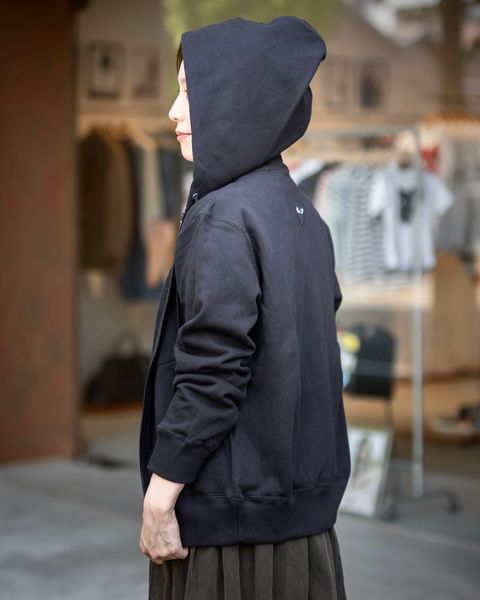 PLAY COMME des GARCONS  綿裏毛バックワンポイントパーカー style.2024.09.09