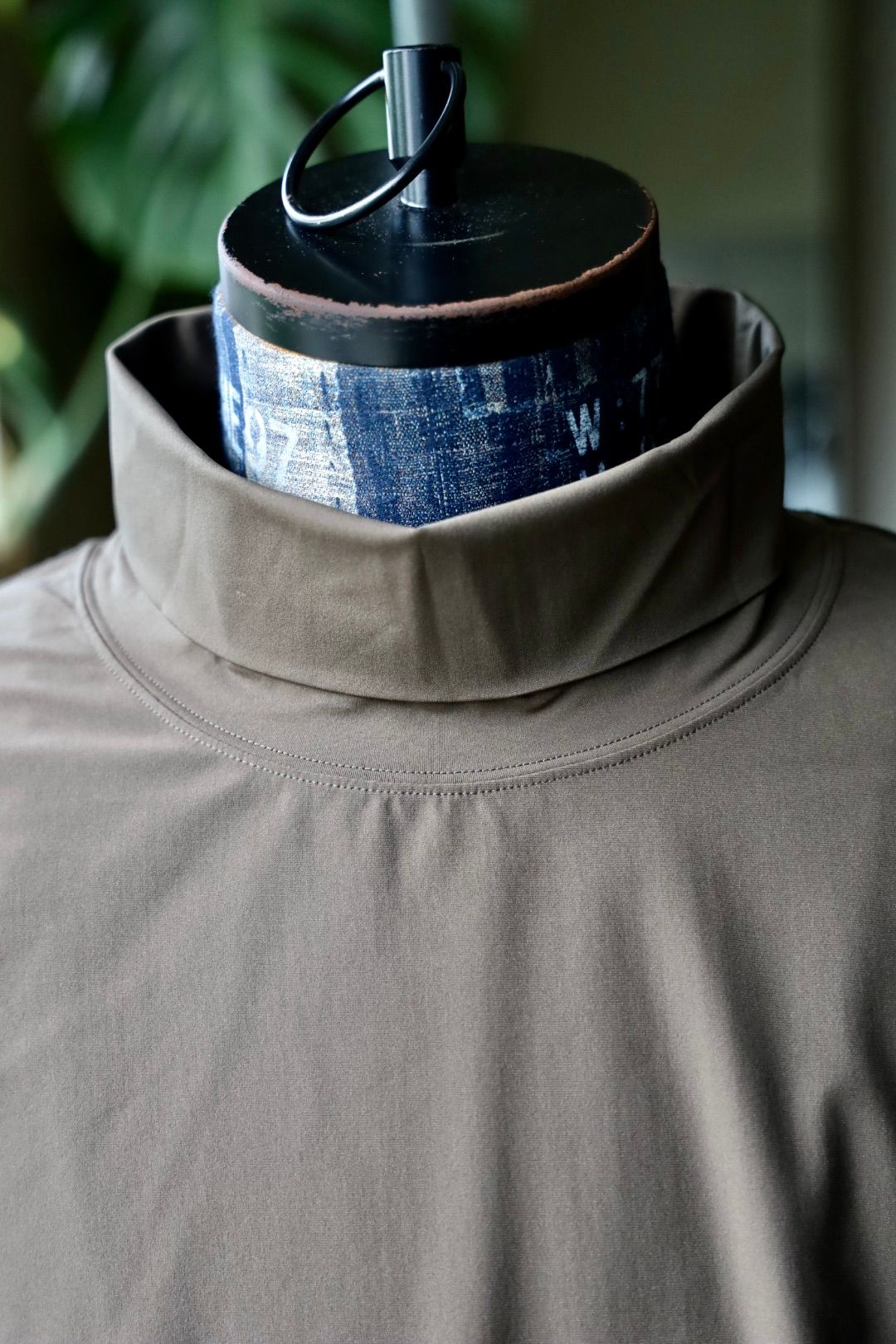 DAIWA PIER39 25FW TECH TURTLE NECK L/S(BE-36025W)BROWNKAHKI