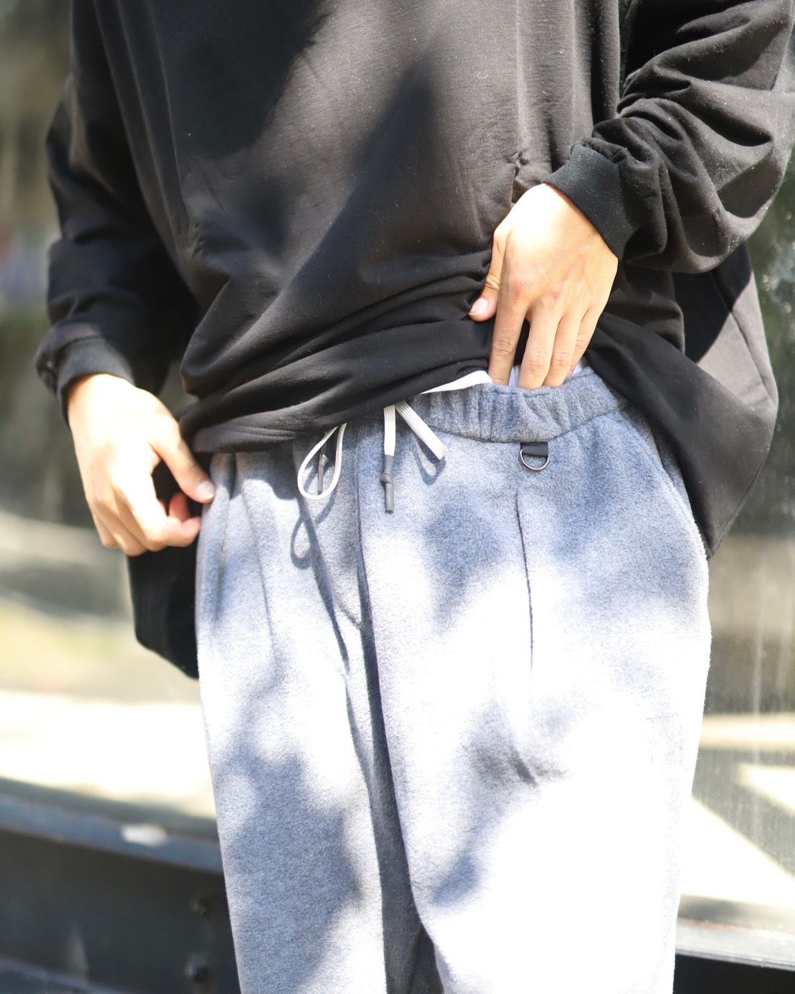 STRIPES FOR CREATIVE FW23 CROPPED FLEECE PANTSスタイル