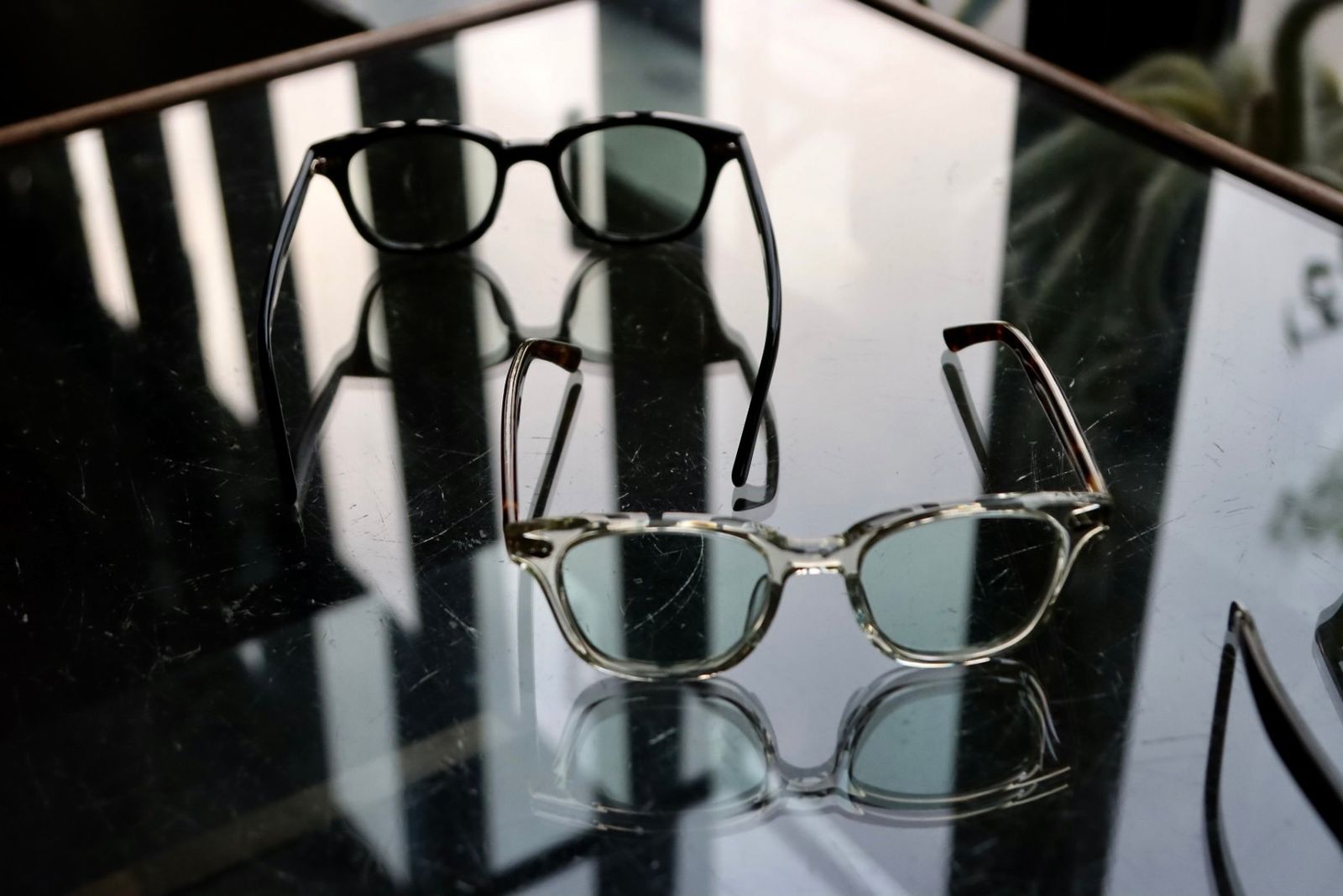 ノチノオプティカル SUNSUI NOCHINO-N2 #2 GLOSS BLACK × GREY GREEN TO D.GREY(調光)