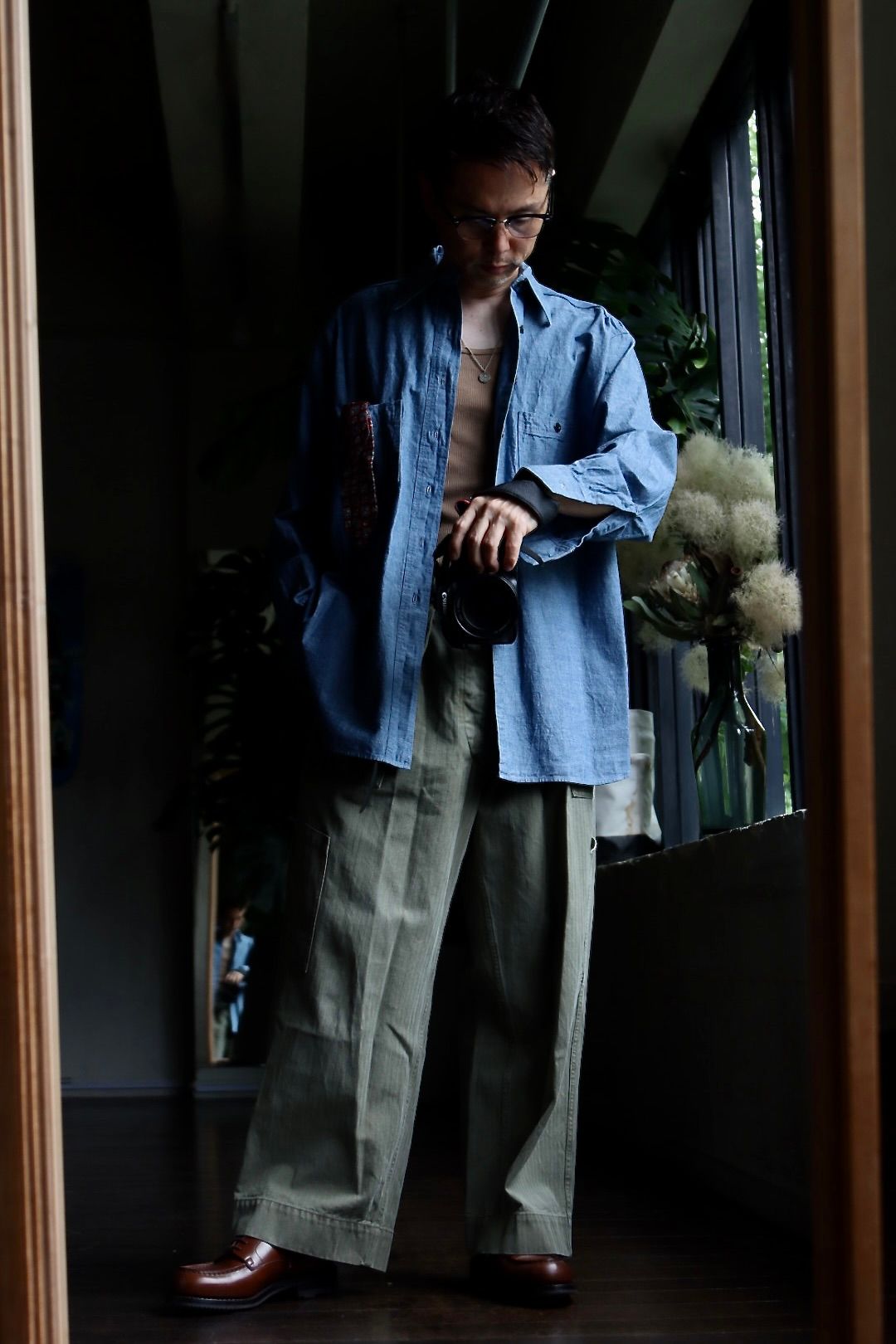 A.PRESSE BB Washed Chambray Shirtスタイル
