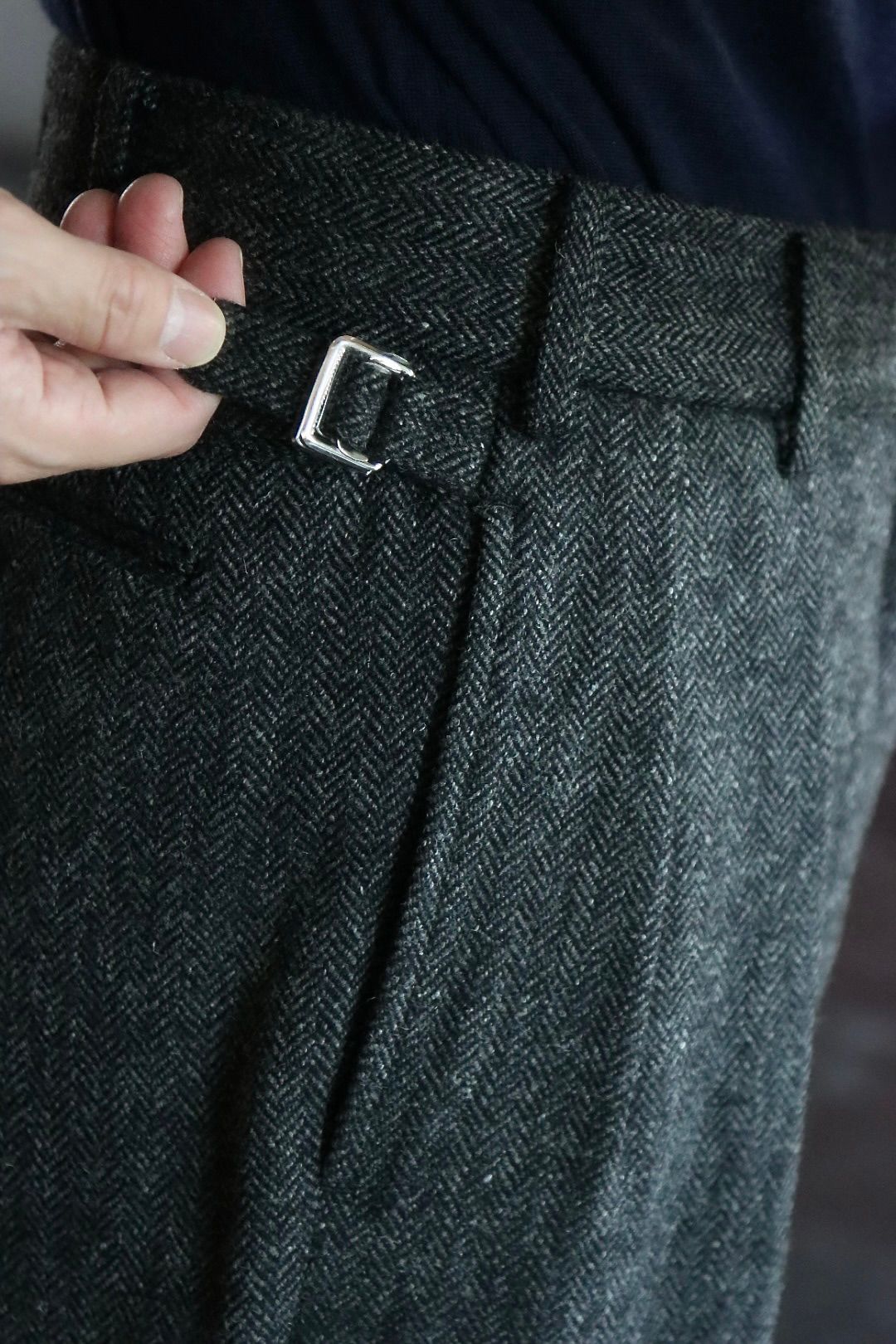 アプレッセ Tweed Two Tack Trousers(22AAP-04-11H)CHARCOAL