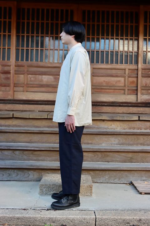 Ets.MATERIAUX  Band collar shirt(OFF WHITE)style.