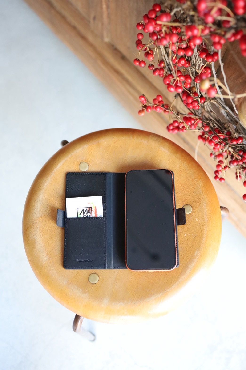 エンダースキーマ 26ws smart phone folio(yv-c-sfc)black☆12月6日(土)発売！