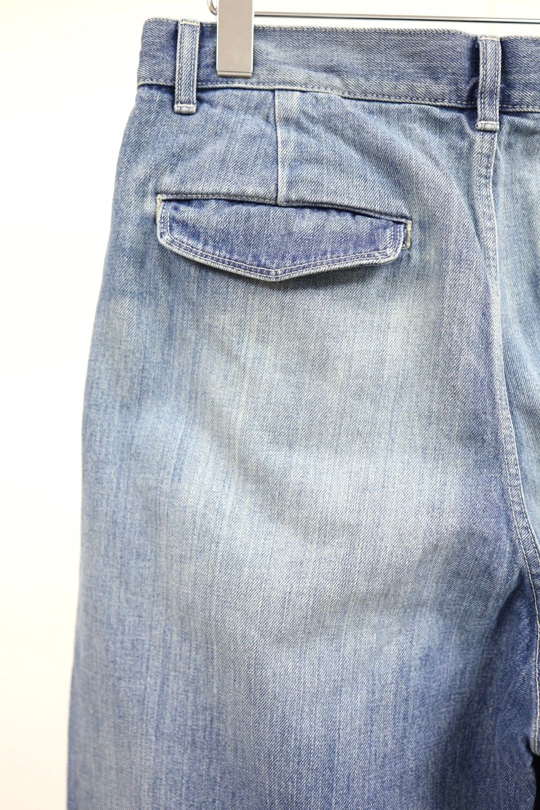 グラフペーパー Selvage Denim Two Tuck Tapered Pants(GU261-40060LB)INDIGO_LIGHT FADE★1月24日(土)発売！