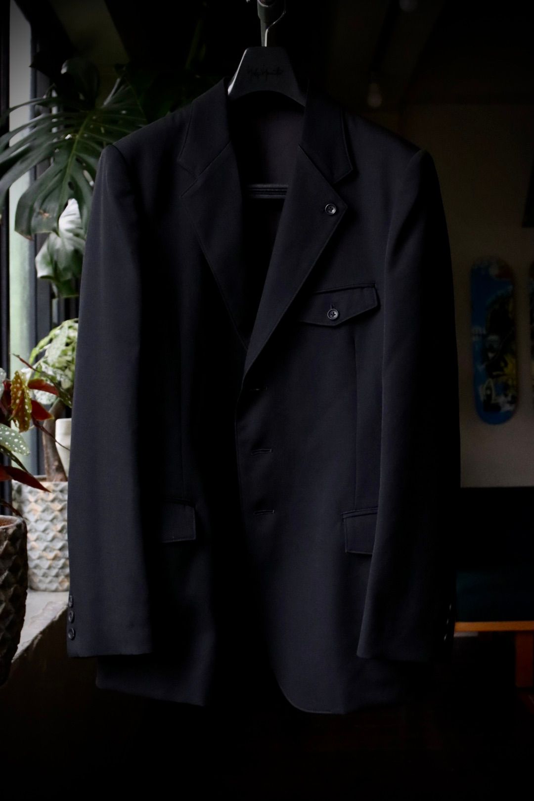 ヨウジヤマモト23AW DOUBLE LEFT PANEL 3-BUTTON JACKET(HJ-J27-100)