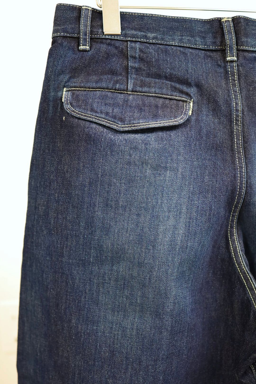 グラフペーパー Selvage Denim Two Tuck Tapered Pants(GU261-40060DB)INDIGO_DARK FADE