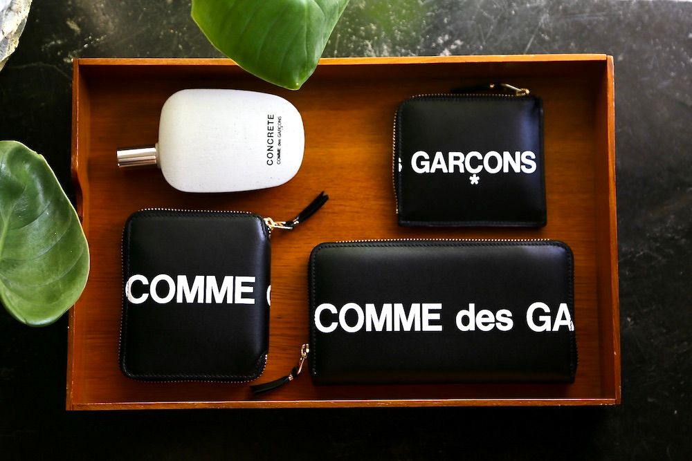 Wallet COMME des GARCONS CDG Wallet Huge Logoシリーズ再入荷 | mark