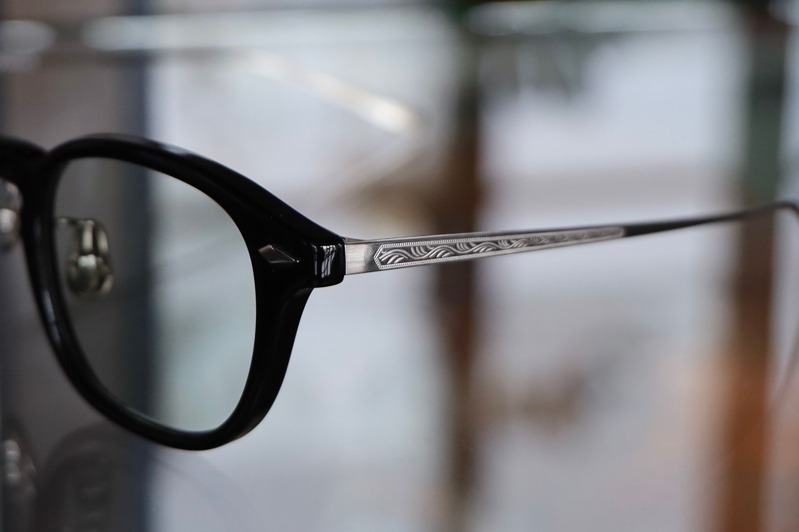 ノチノオプティカル "JIFUSAN" #2.GLOSS BLACK × GREY GREEN to D.GREY(調光モデル)