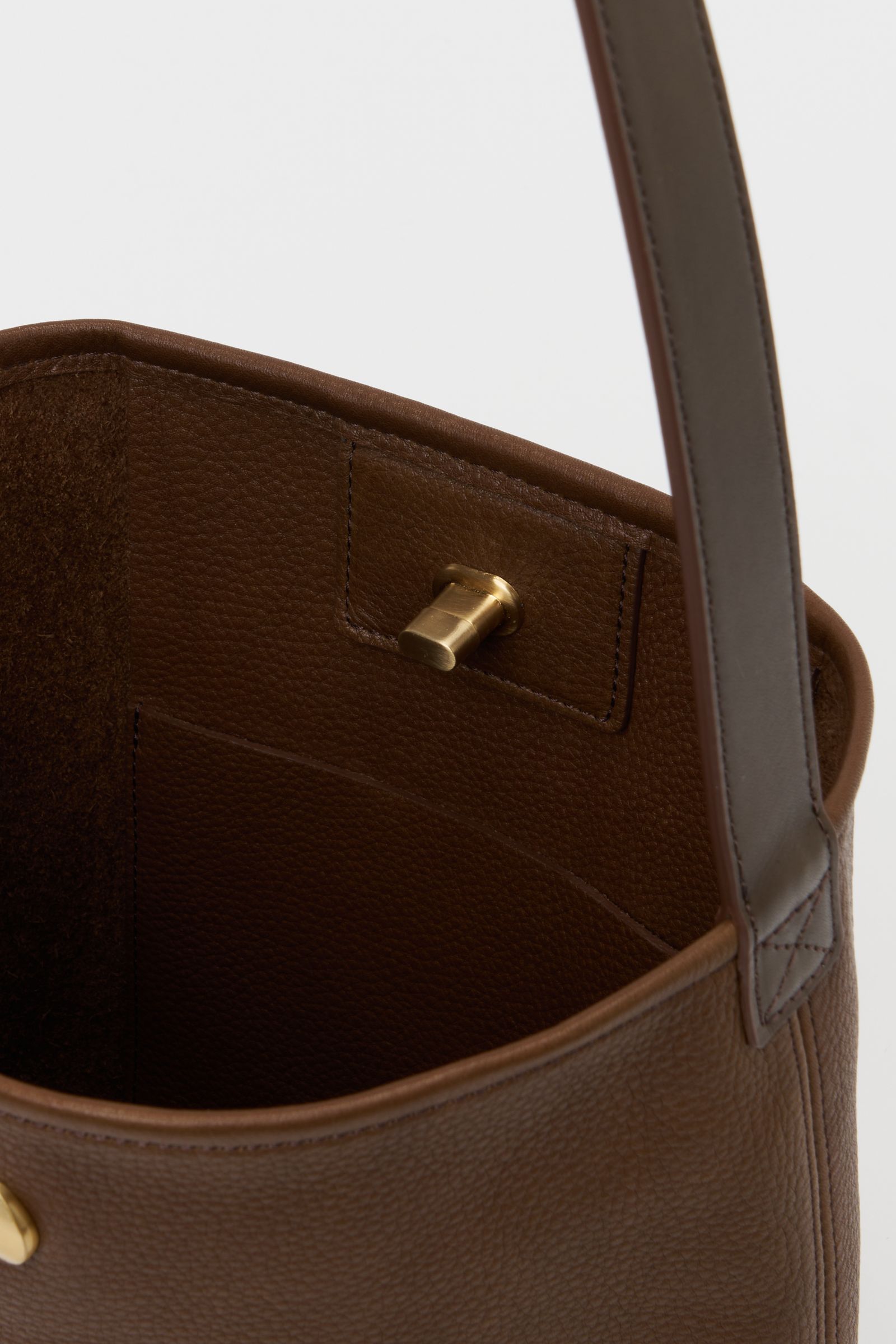 エンダースキーマ バッグ twist shoulder small(zw-b-tss)cognac☆6月13日(土)発売！