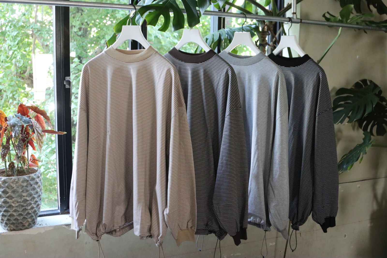 イズネス23AW バルーンロングスリーブTシャツ BALLOON LONG SLEEVE T-SHIRT(1004AWCS03)BLACK×WHITE border