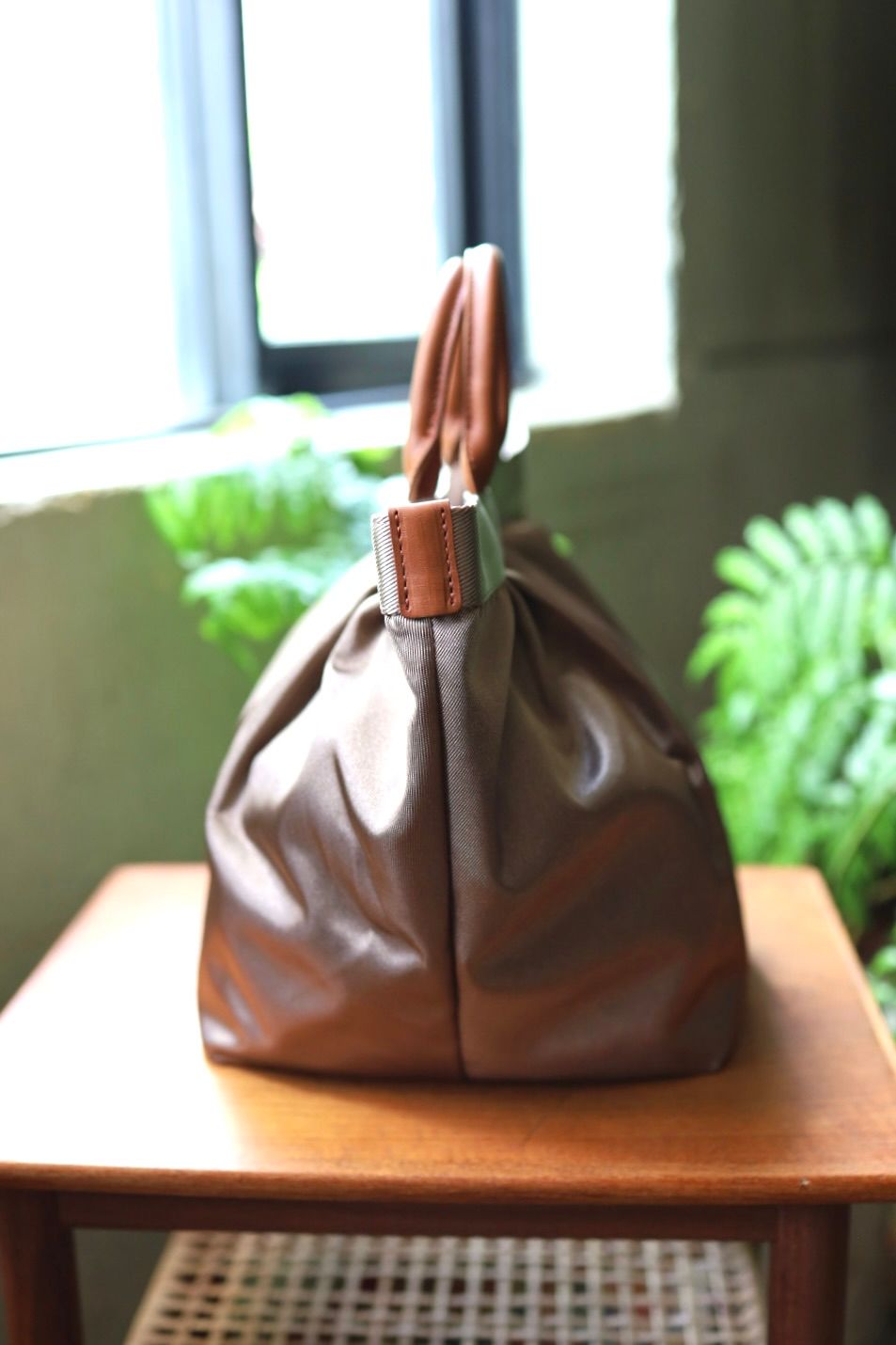 エンダースキーマ バッグ 2tuck tote M(yv-b-2tm)beige/brown☆7月11日(土)発売！