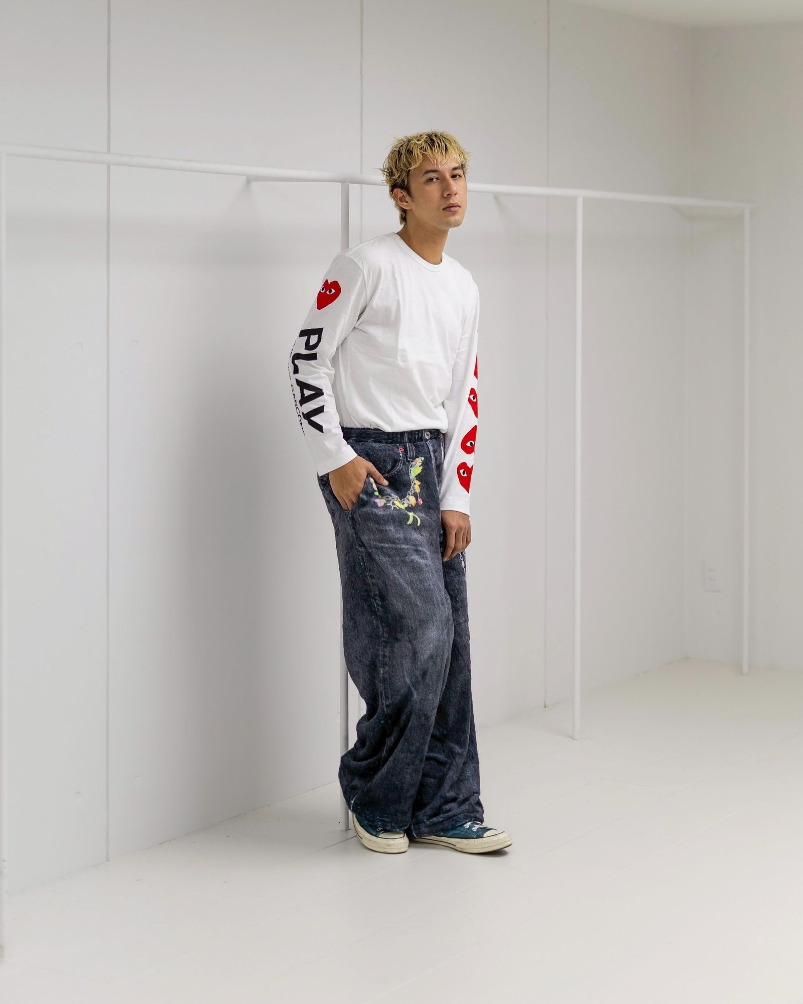 PLAY COMME des GARCONS スリーブロゴプリントTシャツ MARKスタイル