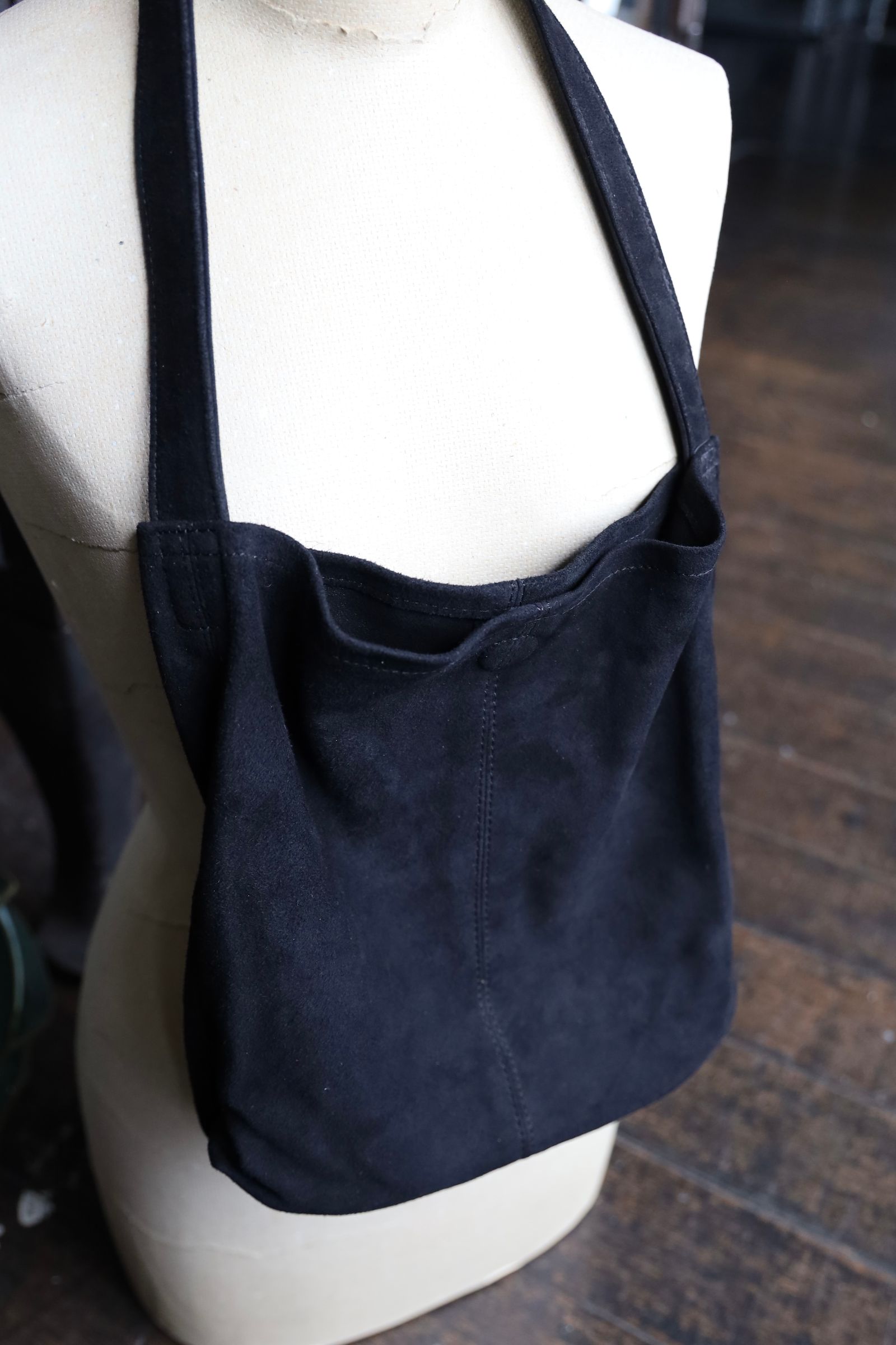 Morphee / モルフェトートバッグ CYLINDER S (CYS-OBK-1 )OIL SUEDE BLACK