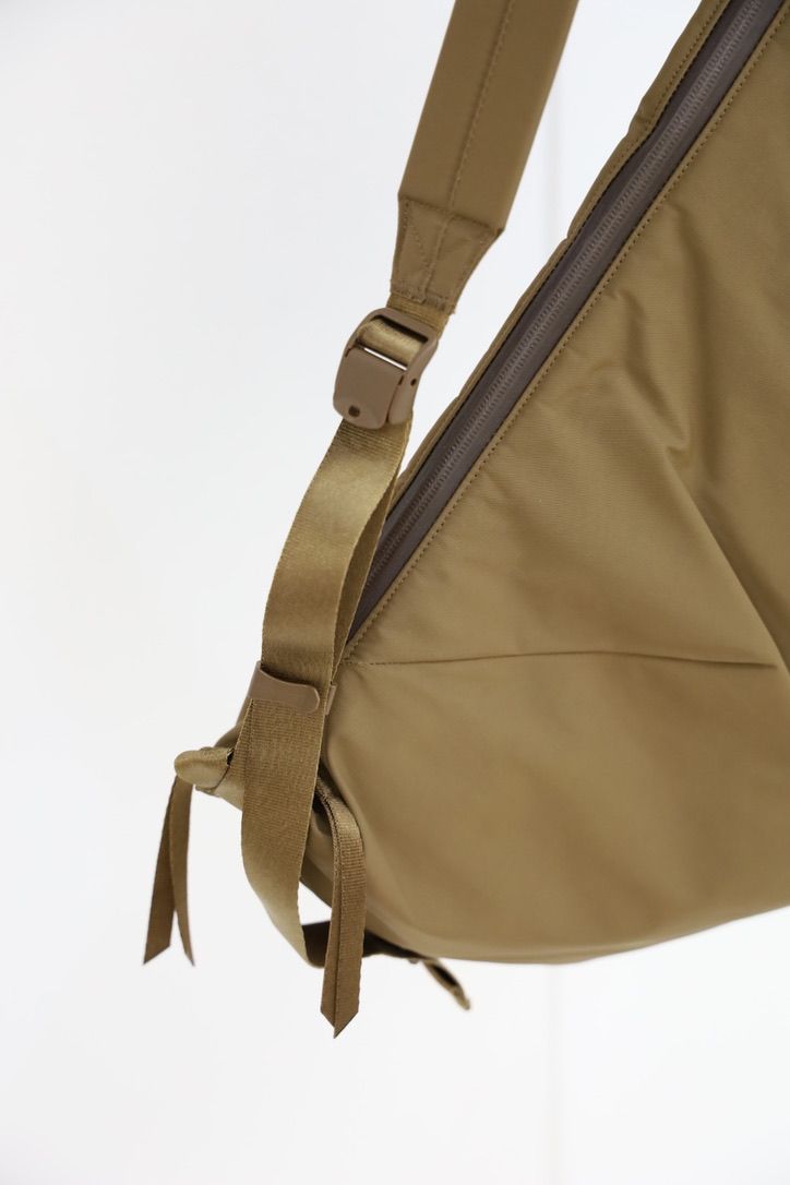 グラフペーパー Blankof for GP Large Crescent Bag(GU263-90512)BROWN☆8月8日(土)発売！
