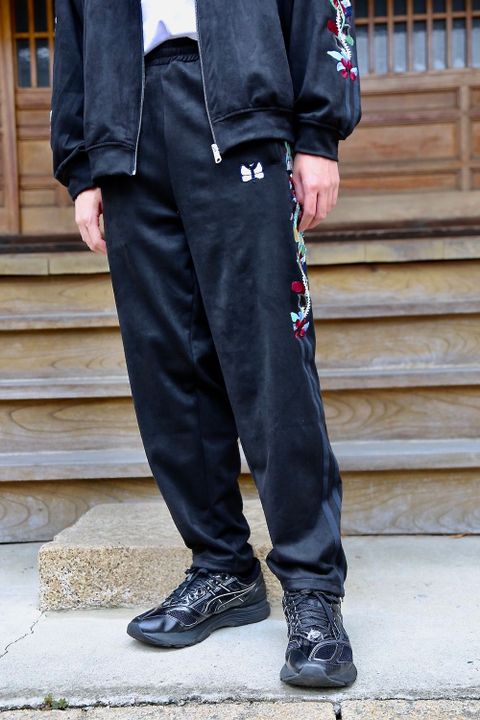 doublet CHAOS EMBROIDERY SUEDE TRACK PANTS"BLACK"style.2020.8.8.
