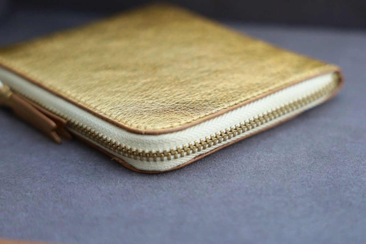 コムデギャルソン L字型ZIP財布(8Z-B031-051-1)GOLD☆4月11日再入荷！