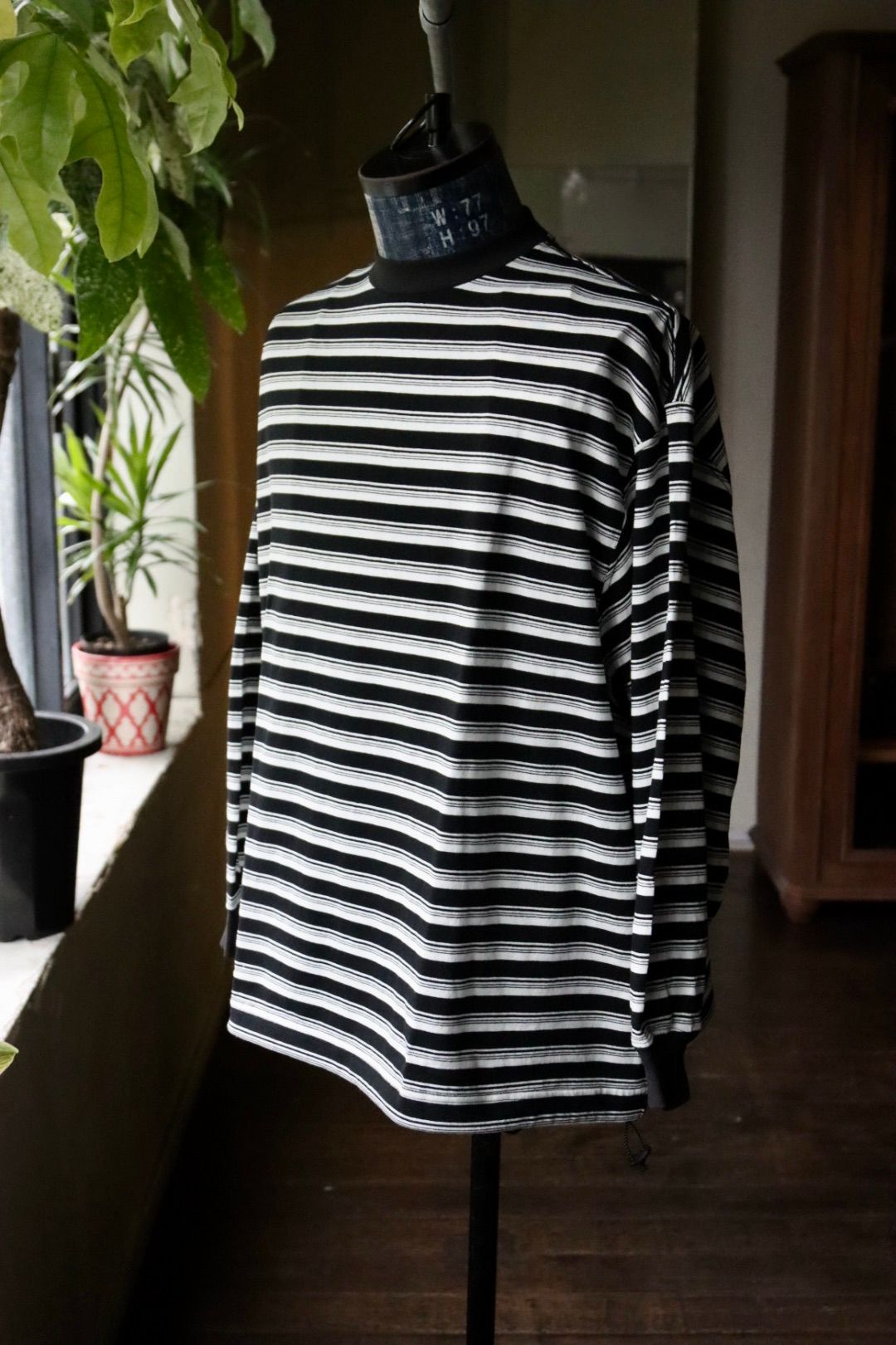 イズネス25AW BALLOON STRIPES LONG SLEEVE T SHIRT(1004AWCS03)BLACK x WHITE border