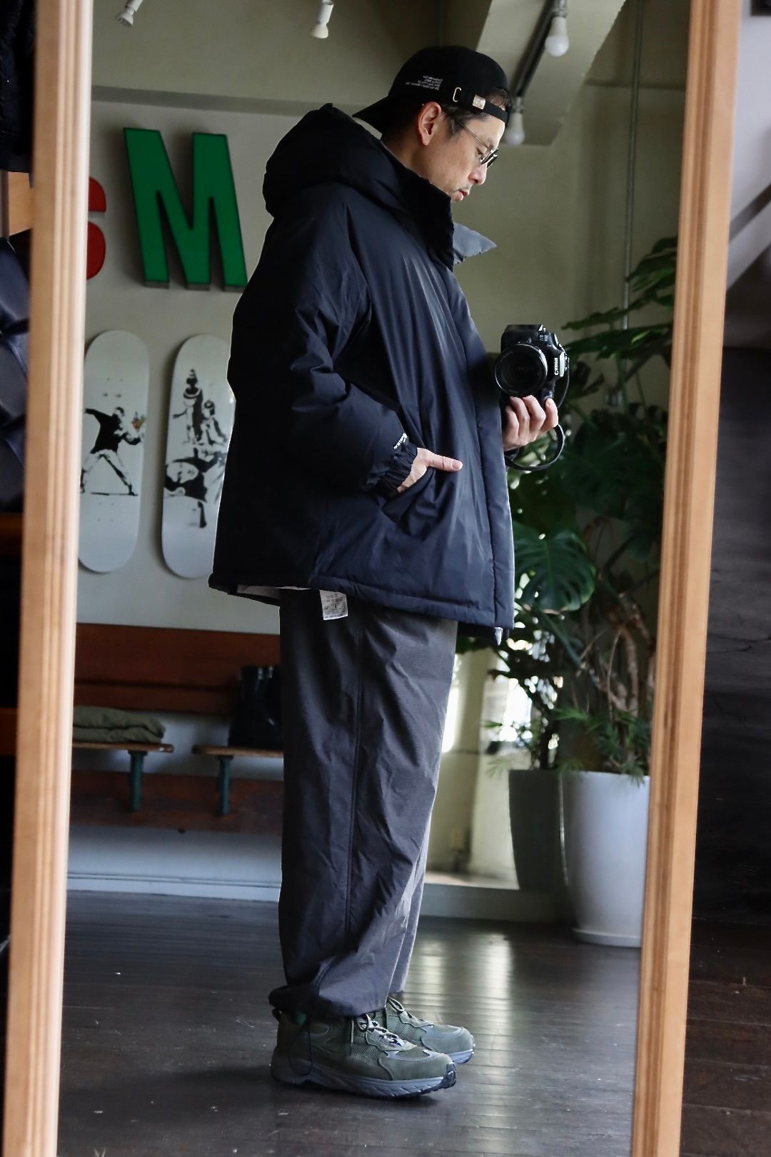 グラフペーパー22AW PERTEX Riversible Hooded Downスタイル.2022.9.23.