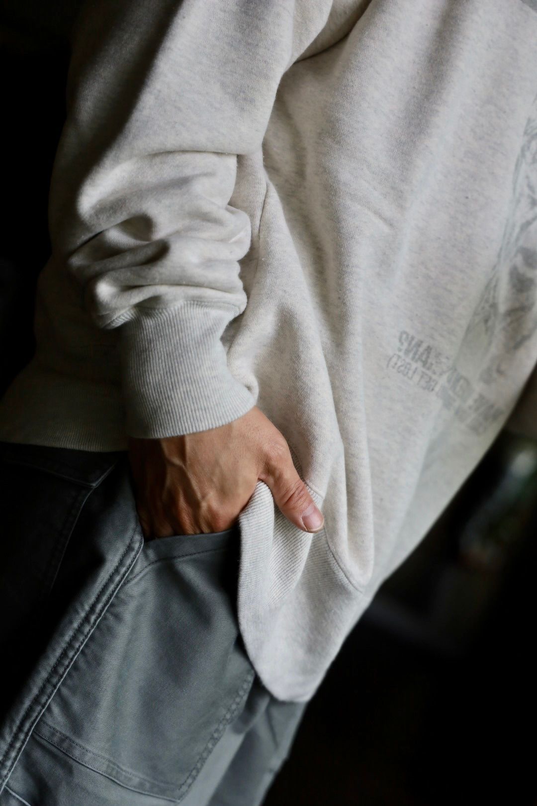 LASTMAN 24AW ラストマン大久保篤志 PRINTED CREW NECK "WANTED"スタイル
