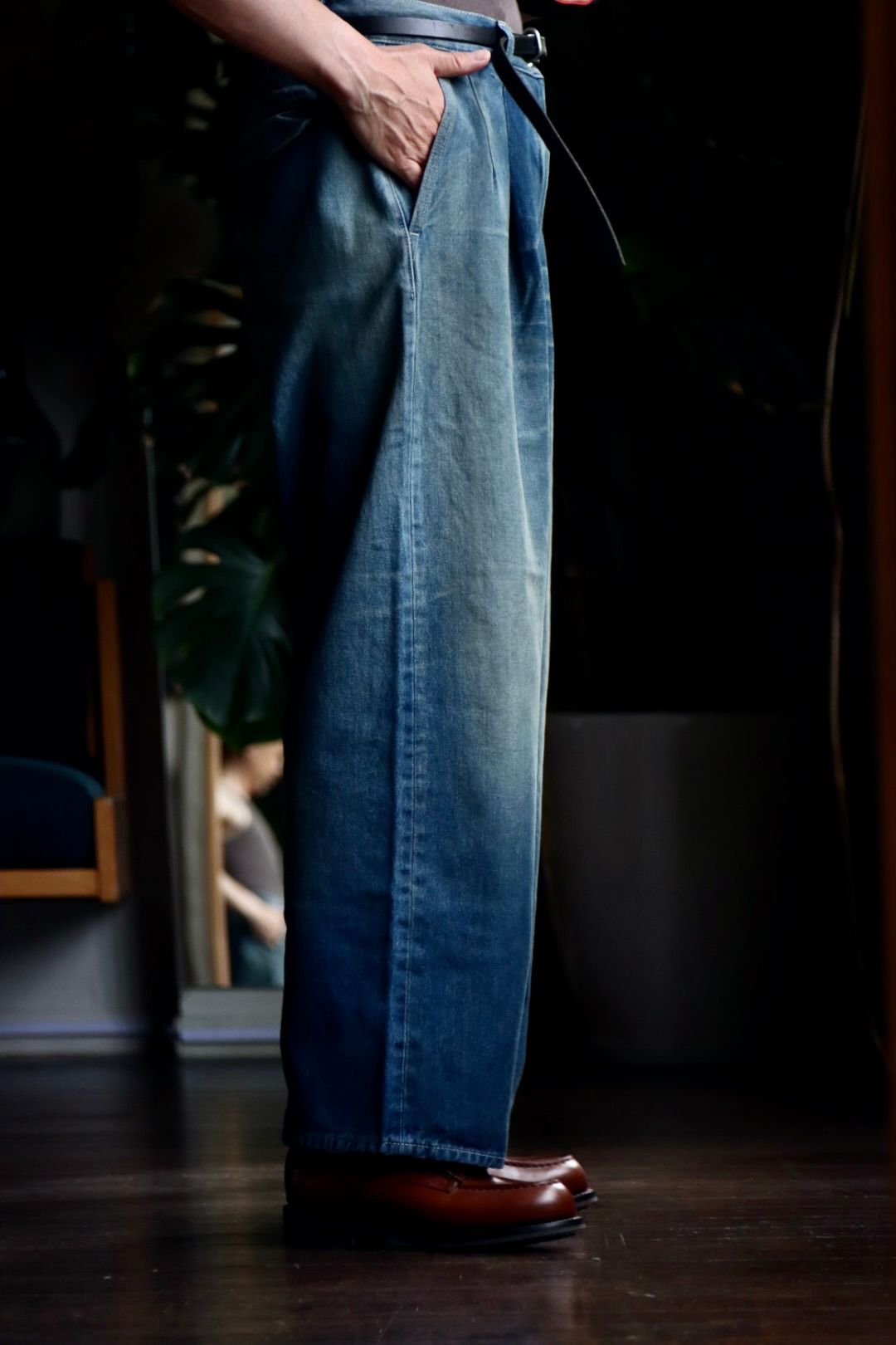 Graphpaper 23AW Selvage Denim Two Tuck Pantsスタイル.2023.8.1.