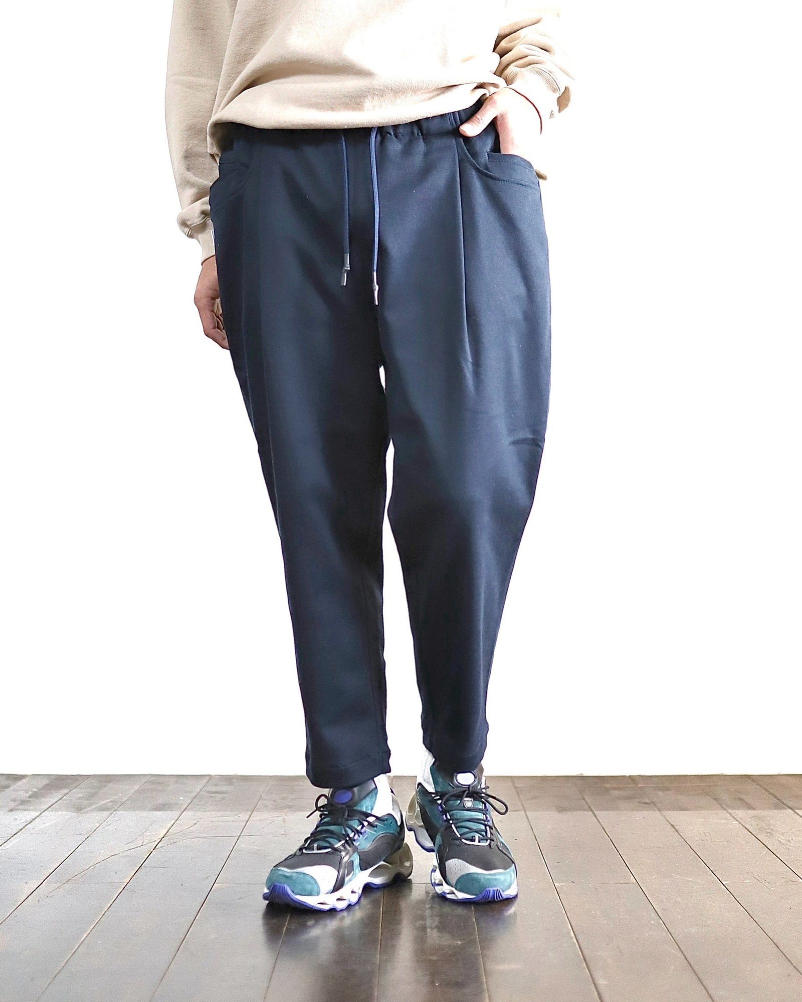S.F.C 24SS CROPPED TAPEREDE  EASY PANTS  (SFCSS24P01)Navy