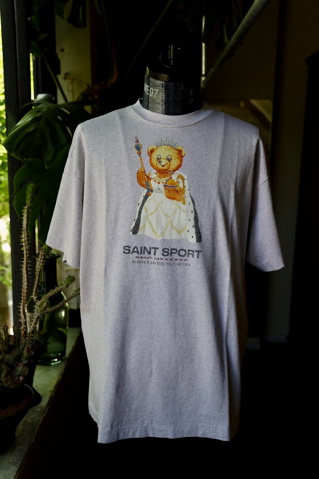 SAINT M×××××× - セントマイケル24SS TRUE_QUEEN_SS TEE (SM-YS8-0000 ...